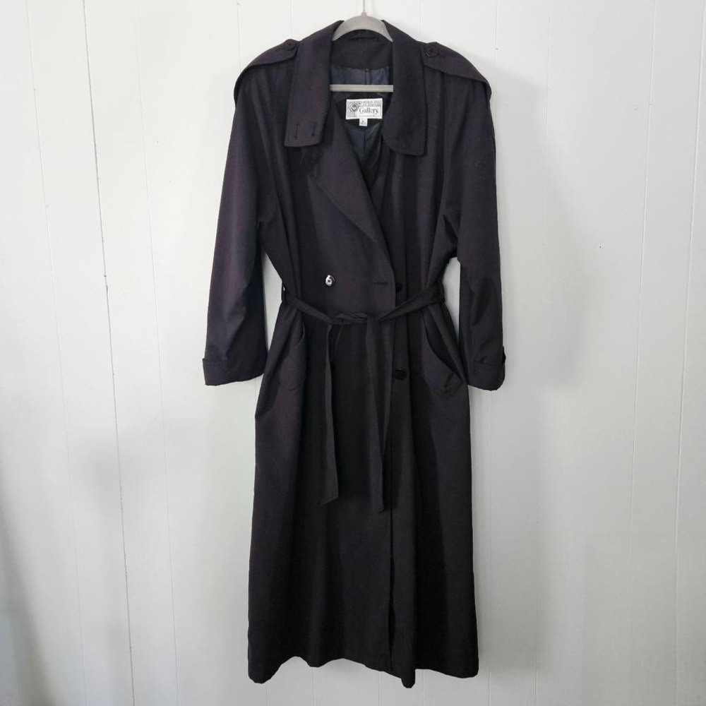 Vintage black trench coat with belt‎